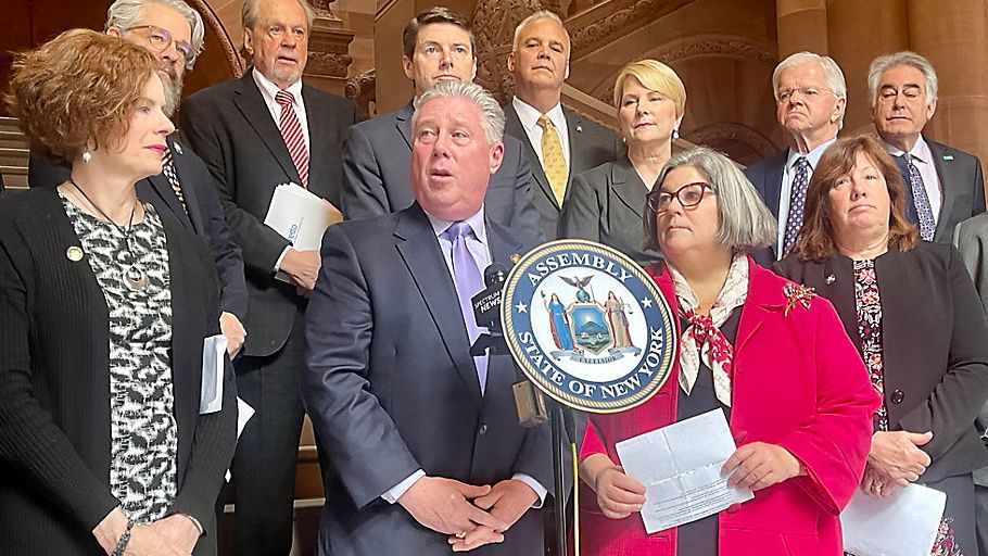 Pols decry $1.2B Medicaid cuts in Hochul's budget - Vimarsana News